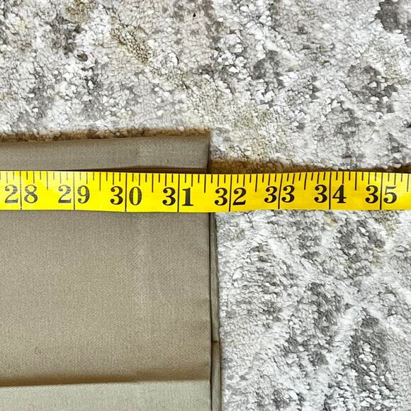 Kirkland Signature Non-Iron 100% Cotton Dress Pants 32x32 – Classic Khaki - Picture 7 of 8